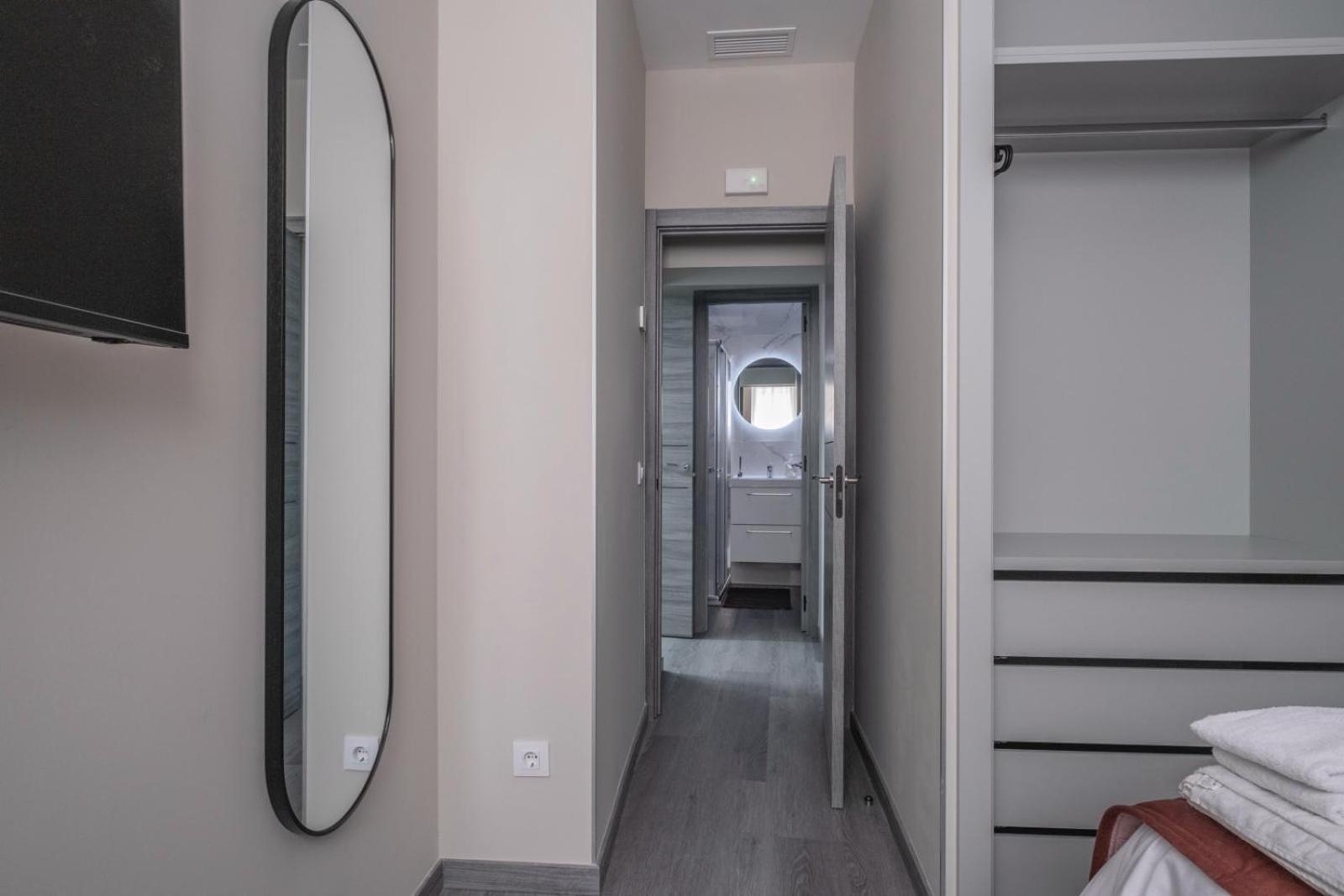 Madrid Modern Apartment Exterior photo