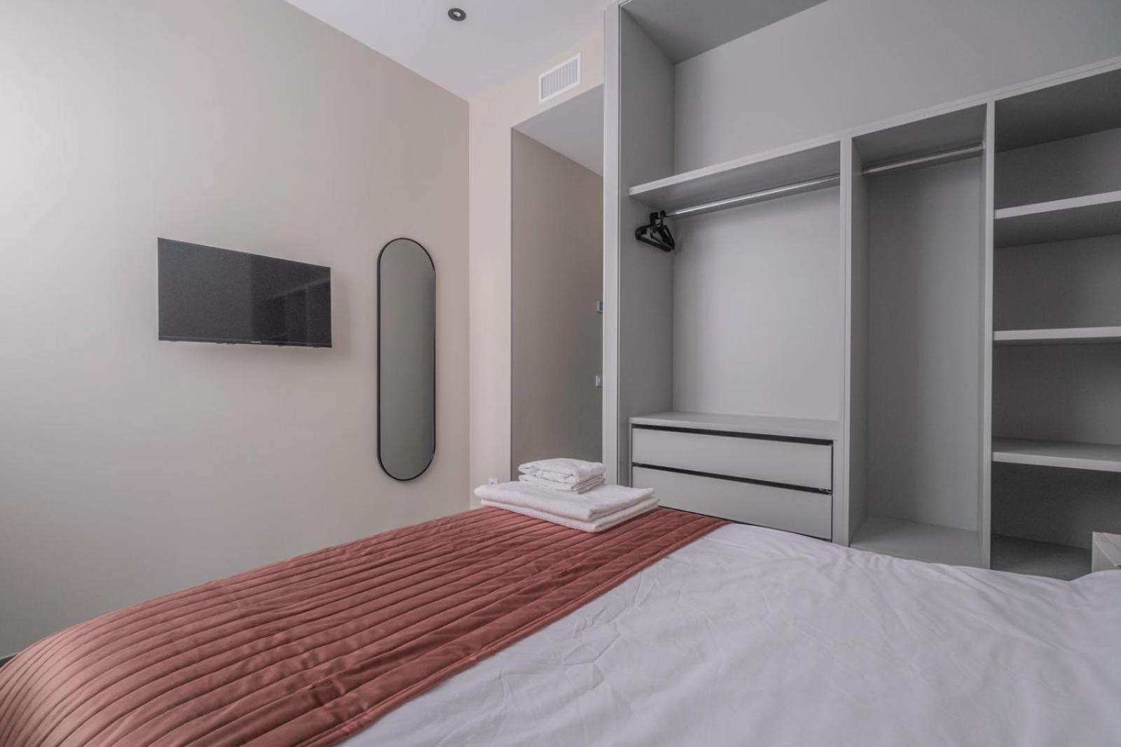 Madrid Modern Apartment Exterior photo