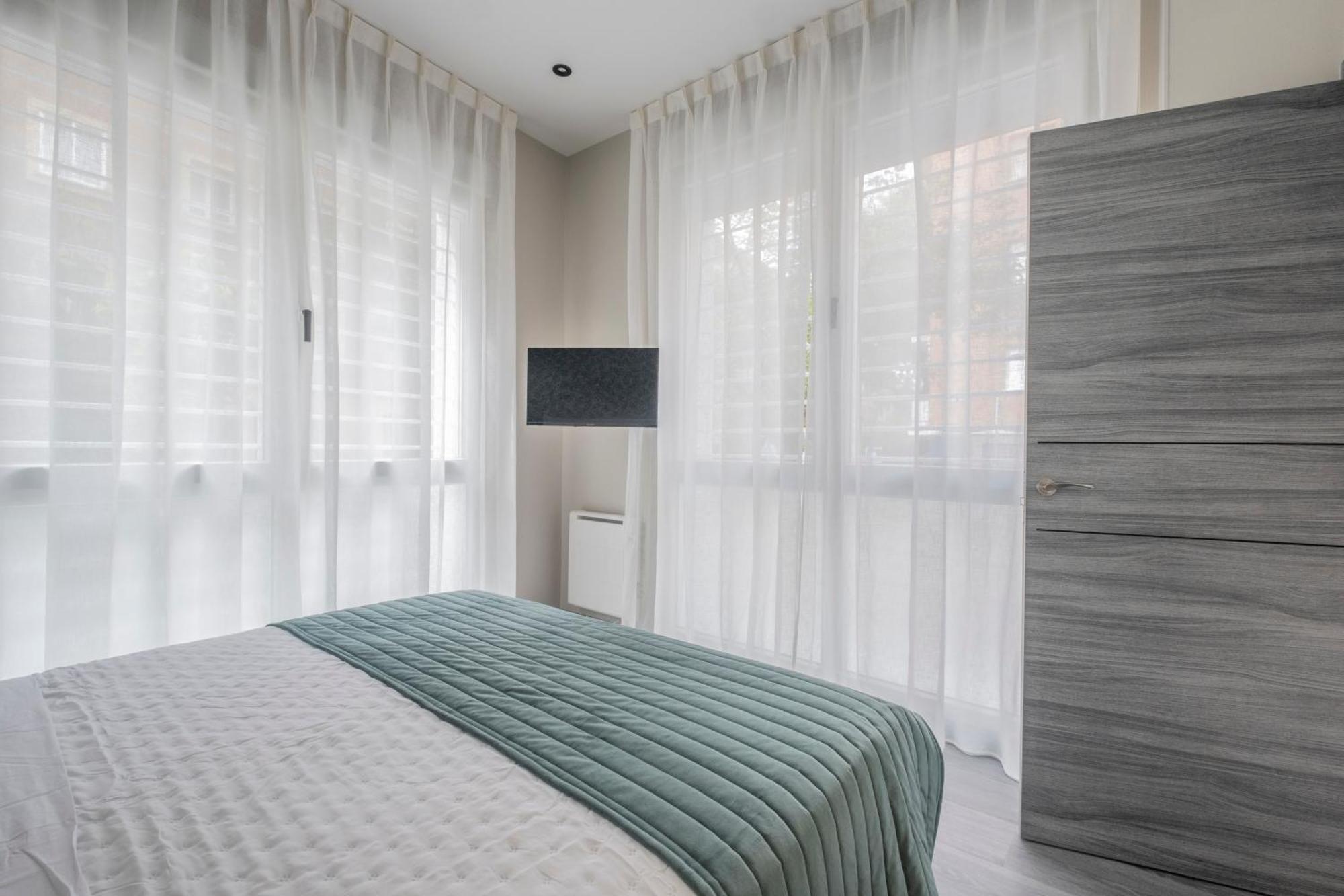 Madrid Modern Apartment Exterior photo
